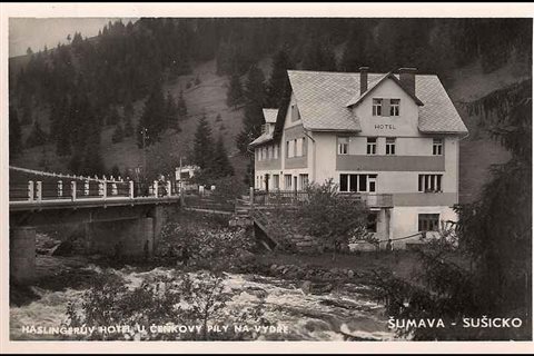 Haslingerova restaurace byla přestavěna na hotel r. 1933